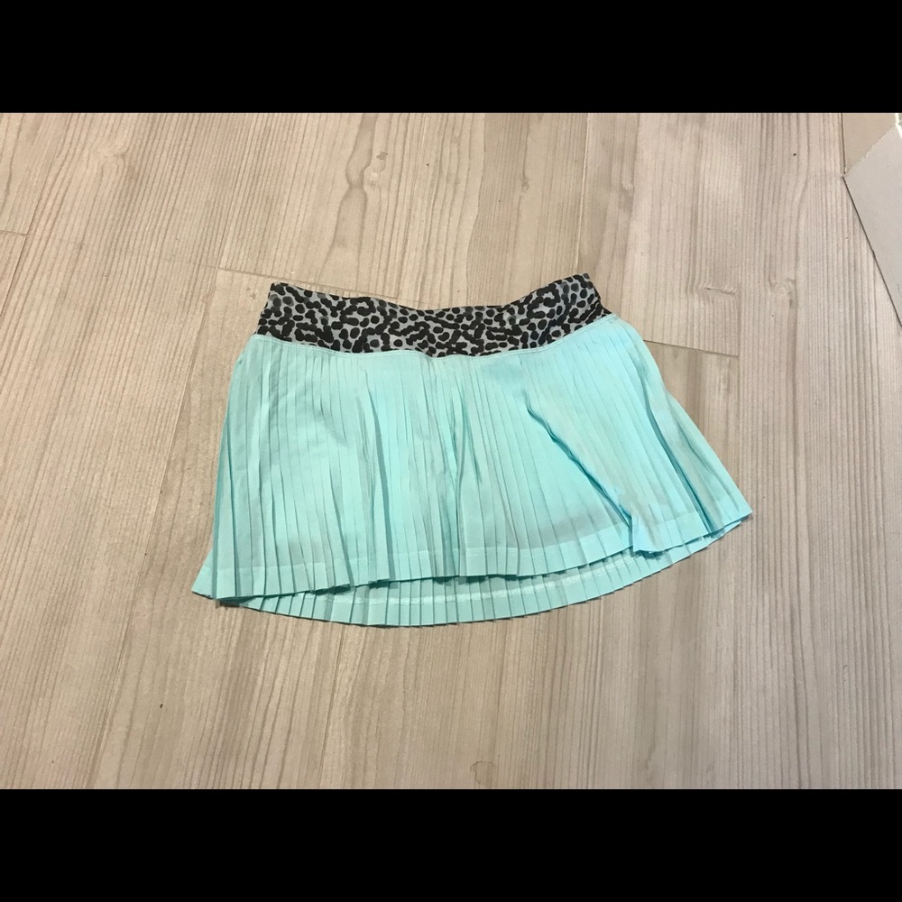 Lululemon mint spotted pace setter pleated skort